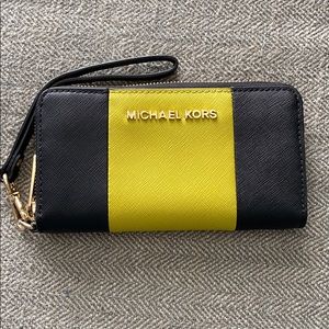 Michael Kors Wristlet Wallet